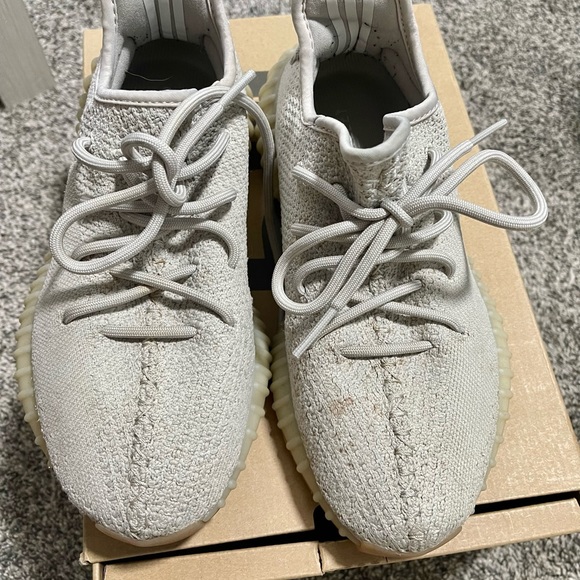 yeezy - Picture 2 of 7